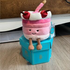 Jellycat Harrod’s Amuseable Cherry Cake 🍰